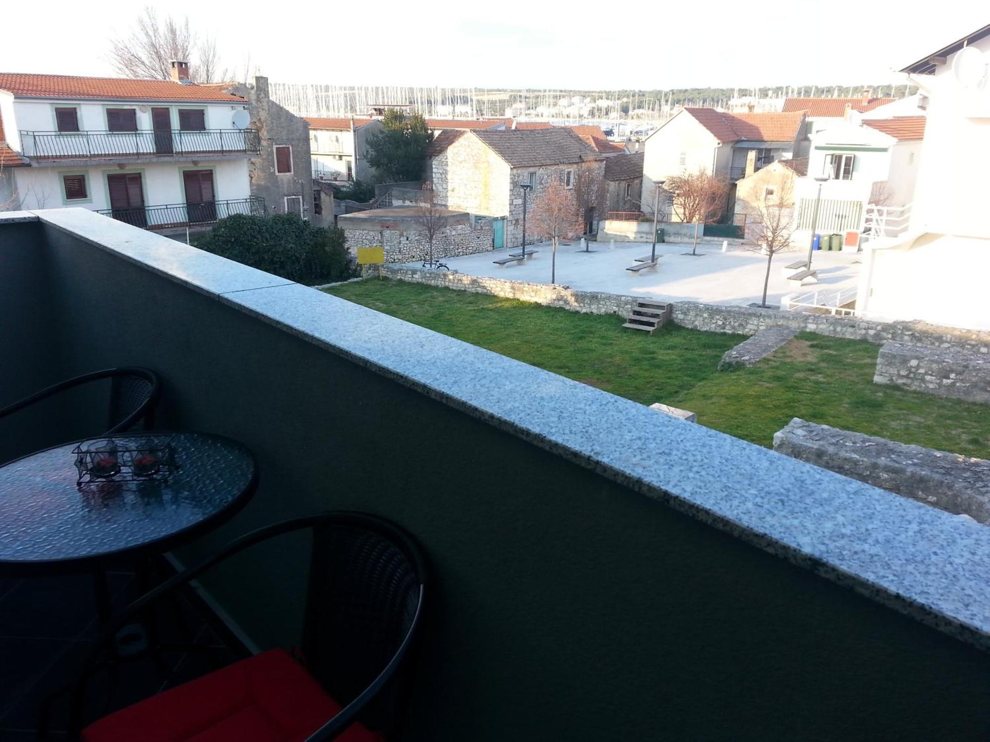 Apartments Lori Biograd Na Moru Habitación foto