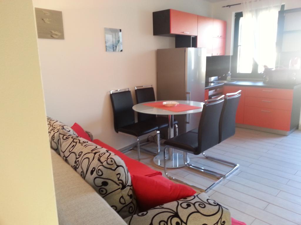 Apartments Lori Biograd Na Moru Habitación foto